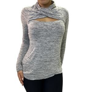 Woman’s fashion sweater size large